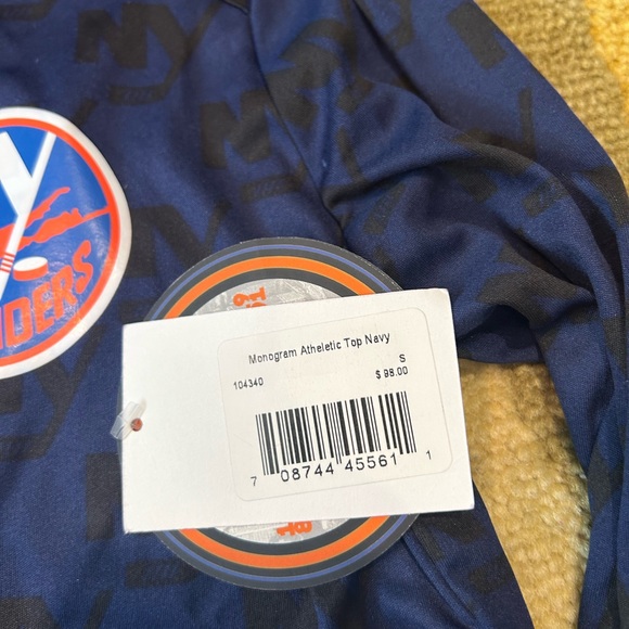 NWT New York Islanders NHL Monogram Athletic Quarter Zip Top Women’s Size Small - Picture 3 of 6